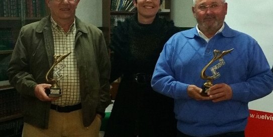 Entrega trofeos XVI Campeonato Dominó