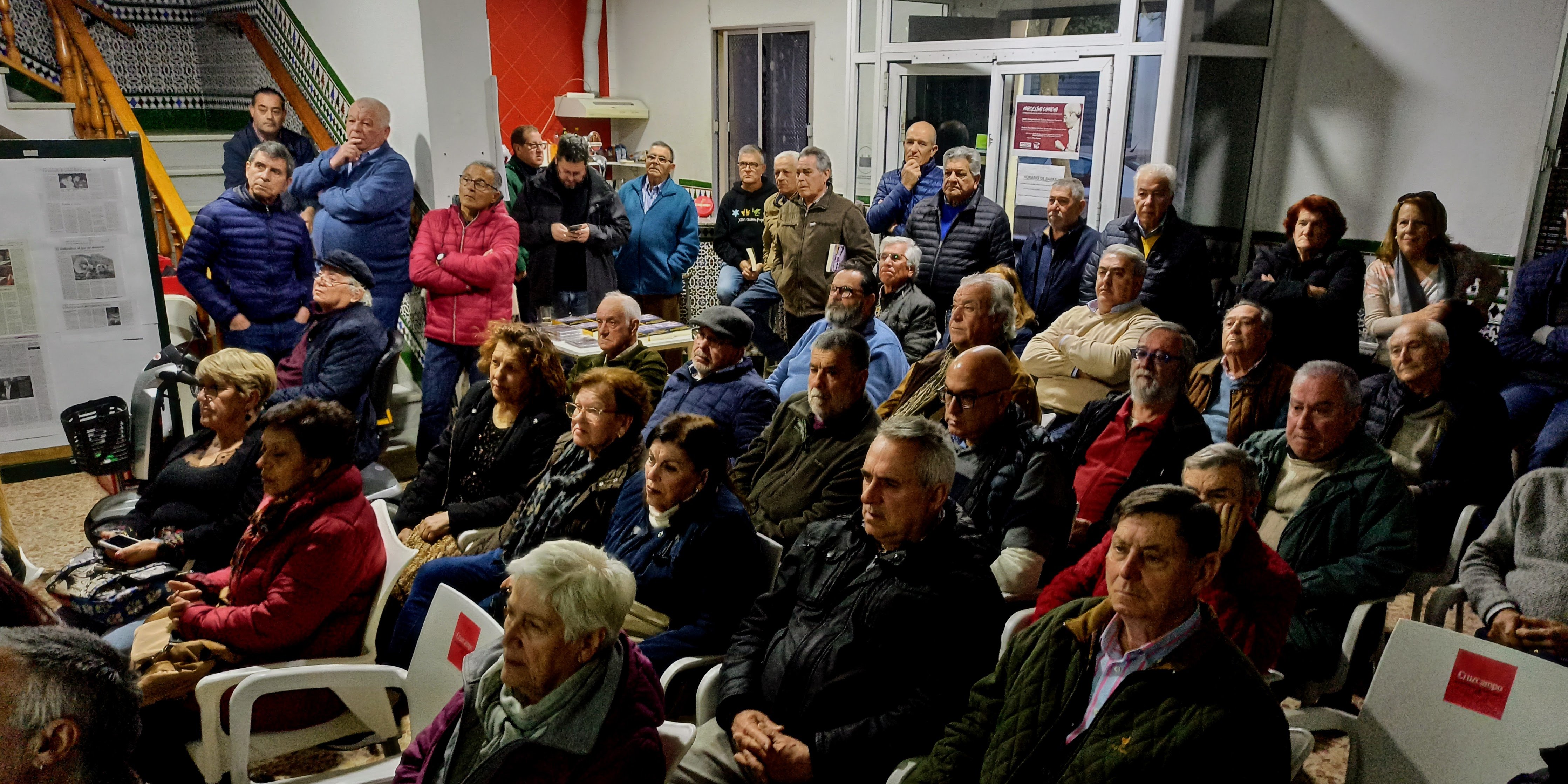 Público asistente a la presentación del libro "Apuntes sobre el movimiento obrero"